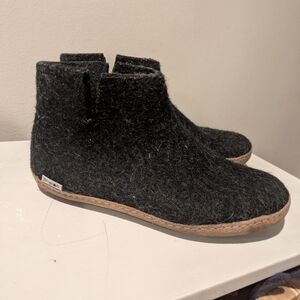 Glerups Tall Gray Wool Slippers Size 8